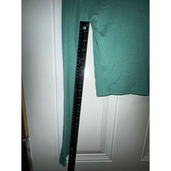 Universal Thread Women’s Green Ribbed Long-Sleeve Scoop Neck T-Shirt – Size Smal - Picture 3 of 6